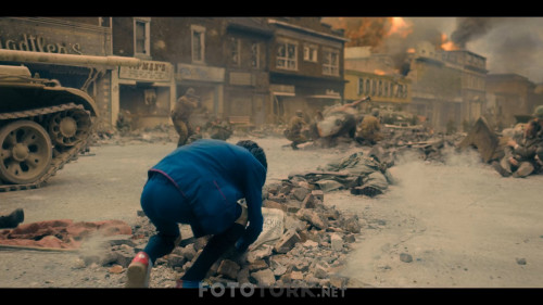 The.Umbrella.Academy.S02E01.1080p.NF.WEBRip.x264.DD5.1.DUAL.TR-ENG.TORK.mkv_snapshot_04.52.125.jpg
