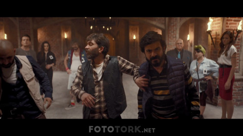 Baba.Parasi.2020.NF.1080p.WEB-DL.Sansursuz.AAC.TORK.mkv_snapshot_00.44.51.723.jpg