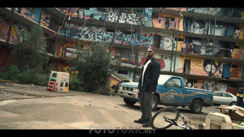 Proje.Project.Power.2020.NF.1080p.WEB-DL.DD5.1.DUAL.TR-ENG.TORK.mkv_snapshot_00.08.45.570.jpg