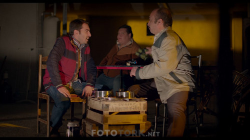 Carsi.Pazar.2015.NF.1080p.WEB-DL.Yerli.E.AC3.DD5.1.TORK.mkv_snapshot_01.15.51.042.jpg