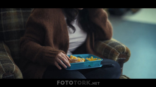 All.Together.Now.2020.NF.1080p.WEB-DL.DD5.1.E.AC3.DUAL.TR-ENG.TORK.mkv_snapshot_00.56.28.056.jpg