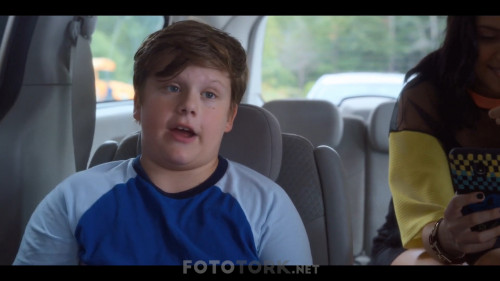 Suprizli.Gece.2020.NF.1080p.WEB-DL.DD5.1.E.AC3.DUAL.TR-ENG.TORK.mkv_snapshot_00.06.53.744.jpg