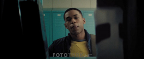 Luce.2019.BluRay.1080p.x264.AC3.DUAL.TR-ENG.TORK.mkv_snapshot_01.30.35.126.jpg