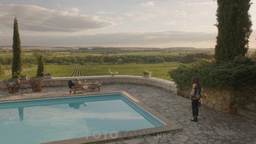Emily.in.Paris.Aile.Meselesi.S01E08.2020.NF.720p.WEBRip.DD.5.1.E.AC3.DUAL.TR-ENG.TORK.mkv_snapshot_08.40.520.jpg