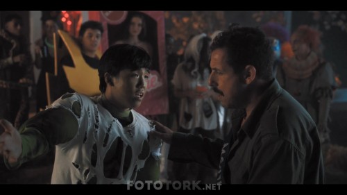 Hubie.Cadilar.Bayrami.Hubie.Halloween.2020.NF.1080p.WEB-DL.E.AC3.DDP5.1.DUAL.TR-ENG.TORK.mkv_snapshot_00.42.03.008.jpg
