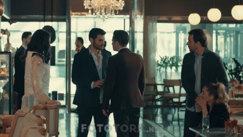 Yeni.Hayat.BL.01.720p.WEBRip.AC3.x264.TORK.mkv_snapshot_01.40.40.280.jpg