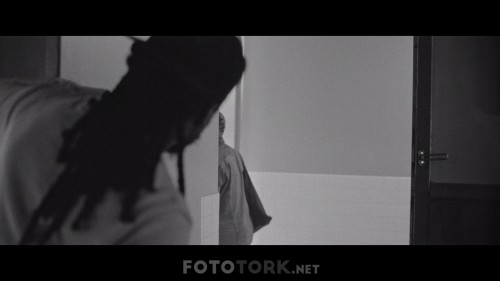 The.Forty.Year.Old.Version.2020.NF.1080p.WEBRip.DD.5.1.E.AC3.DUAL.TR-ENG.TORK.mkv_snapshot_00.41.26.000.jpg
