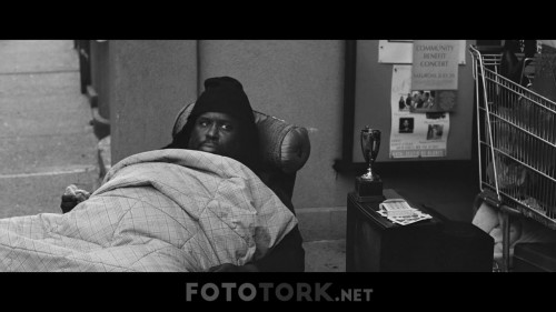 The.Forty.Year.Old.Version.2020.NF.720p.WEBRip.DD.5.1.E.AC3.DUAL.TR-ENG.TORK.mkv_snapshot_01.44.18.000.jpg
