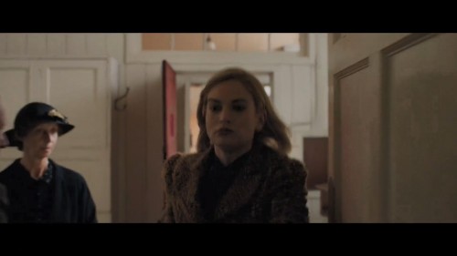 Rebecca.2020.NF.1080p.WEB-DL.E.AC3.DUAL.TR-ENG.TORK.mkv_snapshot_01.41.15.577.jpg