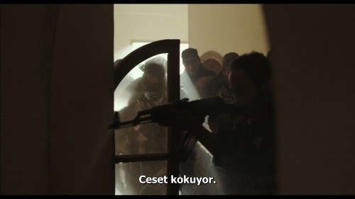 Musul.Mosul.2019.NF.1080p.WEB-DL.DDP5.1.E.AC3.DUAL.TR-ARA.TORK-.mkv_snapshot_00.15.26.098.jpg
