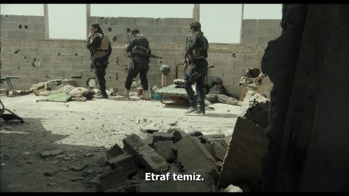 Musul.Mosul.2019.NF.1080p.WEB-DL.DDP5.1.E.AC3.DUAL.TR-ARA.TORK-.mkv_snapshot_00.41.59.156.jpg