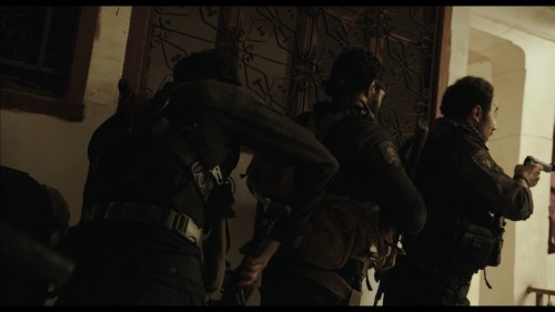 Musul.Mosul.2019.NF.1080p.WEB-DL.DDP5.1.E.AC3.DUAL.TR-ARA.TORK-.mkv_snapshot_01.23.27.430.jpg