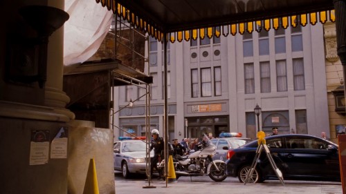 Kopek.Oteli.2009.NF.1080p.WEB-DL.E.AC3.DD5.1.DUAL.TR-ENG.TORK.mkv_snapshot_01.24.04.706.jpg
