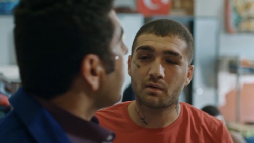 Sokagin.Cocuklari.S02E08.1080p.WEBRip.x264.AC3.TORK.mkv_snapshot_10.43.227.jpg