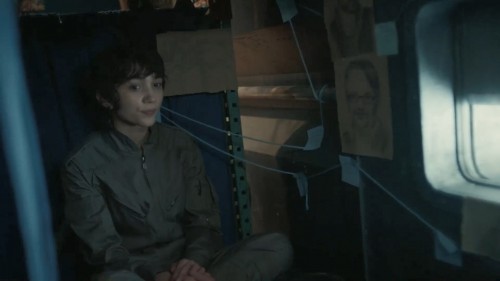 Snowpiercer.2021.NF.S02.E03.1080p.WEB-DL.AC3.DD5.1.DUAL.TR-ENG.TORK.mkv_snapshot_20.43.274.jpg