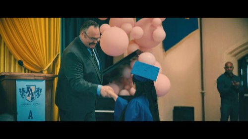 Sevdigim.Tum.Erkeklere.Simdi.ve.Sonsuza.Dek.NF.2021.NF.1080p.WEB-DL.DD5.1-E.AC3-DUAL.TR-ENG.TORK.mkv_snapshot_01.42.04.122.jpg