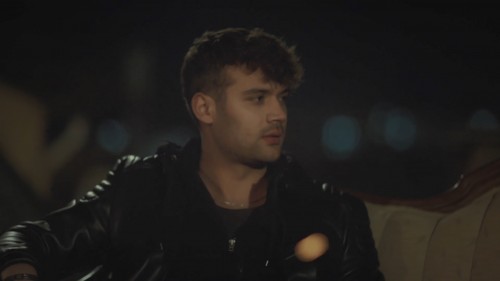 Hic.S01E01.WebRip.1080p.x264.AC3.TORK.mkv_snapshot_10.52.448.jpg