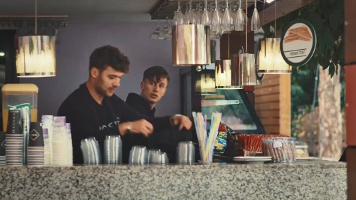 Hic.S01E01.WebRip.1080p.x264.AC3.TORK.mkv_snapshot_16.32.831.jpg