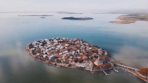 Buralarin.Yabancisiyiz.Bursa.Balikesir.BL01.EXXEN.1080p.WebRip.x264.AC3.TORK-.mkv_snapshot_12.54.217.jpg