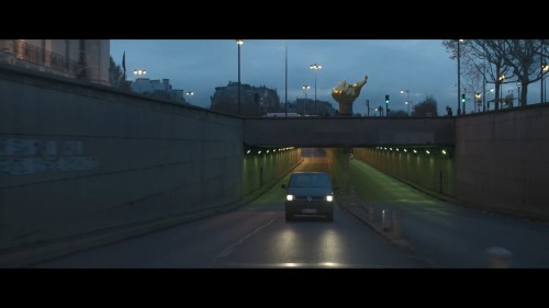 Nobetci.Sentinelle.2021.NF.1080p.WEB-DL.DD5.1-E.AC3-DUAL.TR-ENG.TORK.mkv_snapshot_01.02.36.450.jpg
