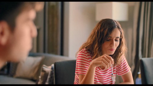Yanimda.Kal.2018.NF.1080p.WEB-DL.DD5.1-E.AC3.TORK.mkv_snapshot_00.49.25.054.jpg