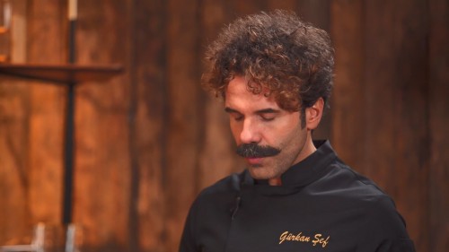 Gurkan.Sef.ile.Ates.Oyunlari.2021.S01E01.WebRip.1080p.x264.AC3.TORK.mkv_snapshot_27.52.510.jpg