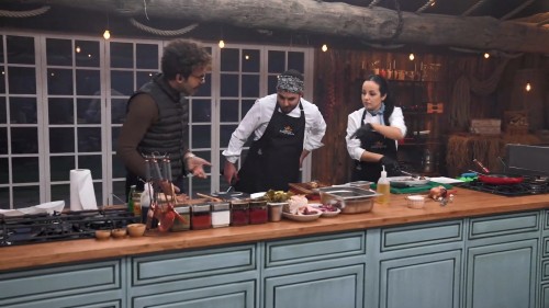 Gurkan.Sef.ile.Ates.Oyunlari.2021.S01E02.WebRip.1080p.x264.AC3.TORK.mkv_snapshot_22.52.422.jpg