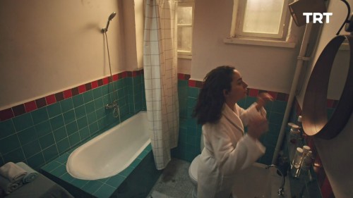 Masumlar.Apartmani.BL.25.WEBRip.720p.AC3.by.cideli37.TORK.mkv_snapshot_02.08.55.803.jpg