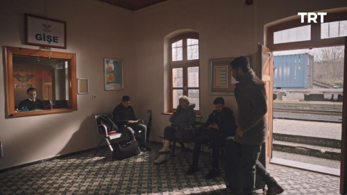 Masumlar.Apartmani.BL.27.WEBRip.720p.AC3.by.cideli37.TORK.mkv_snapshot_00.06.09.460.jpg