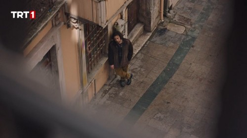 Masumlar.Apartmani.BL.29.WEBRip.720p.AC3.by.cideli37.TORK.mkv_snapshot_01.34.06.293.jpg