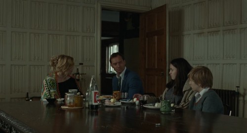The.Nest.2020.1080p.WEB-DL.x264.AC3.DUAL.TR-ENG.TORK.mkv_snapshot_01.42.19.891.jpg