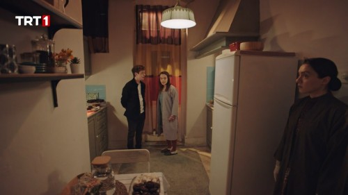Masumlar.Apartmani.BL.32.WEBRip.720p.AC3.by.cideli37.TORK.mkv_snapshot_01.03.03.474.jpg
