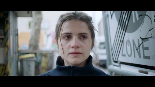 Ve.Yarin.Tum.Dunya.2021.NF.720p.WEB-DL.DD5.1-E.AC3.DUAL.TR-ENG.TORK.mkv_snapshot_01.45.33.750.jpg