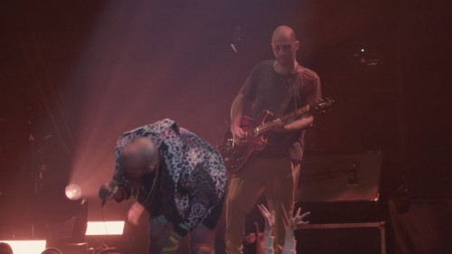 Buyuk.ev.Ablukada.2020.WEBRip.1080p.x264.AAC.TR.TORK.mkv_snapshot_00.40.09.187.jpg