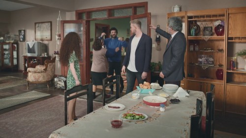 Bir.Yeralti.Sit-Comu.BL.09.EXXEN.1080p.WebRip.x264.AAC.TORK.mkv_snapshot_10.01.188.jpg
