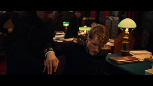 Gumus.Patenler.2020.NF.1080p.WEB-DL.x264.DD5.1-E.AC3.DUAL.TR-ENG.TORK.mkv_snapshot_01.25.44.921.jpg