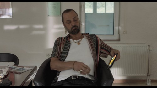 Aci.Kiraz.2020.NF.1080p.WEB-DL.x264.DD5.1-E.AC3.TR.TORK.mkv_snapshot_01.16.52.928.jpg