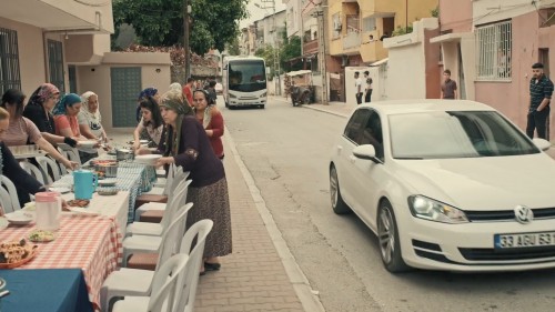 Sokagin.Cocuklari.S03B05.Sansursuz.1080p.WEBRip.x264.AAC.by.cideli37.TORK.mkv_snapshot_18.34.000.jpg