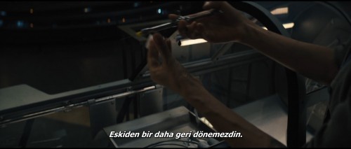 Zihin.Gezgini.Reminiscence.2021.WEBRip.1080p.x264.AC3.TR.ALTYAZI.TORK.mkv_snapshot_00.04.04.557.jpg