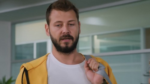 Kucuk.Yalanlar.2021.WEBRip.1080p.AAC.TR.TORK.mkv_snapshot_00.02.16.756.jpg
