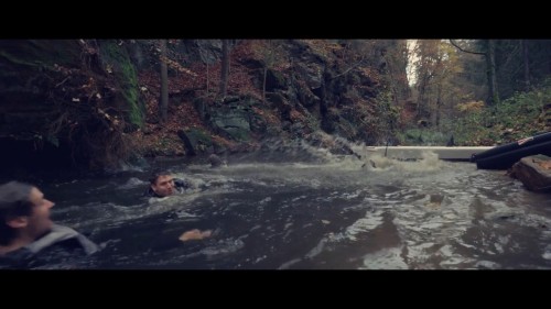 Av.Gunu.Prey.2021.NF.1080p.WEB-DL.x264.DD5.1.E.AC3.DUAL.TR-ENG.TORK.mkv_snapshot_00.02.46.939.jpg
