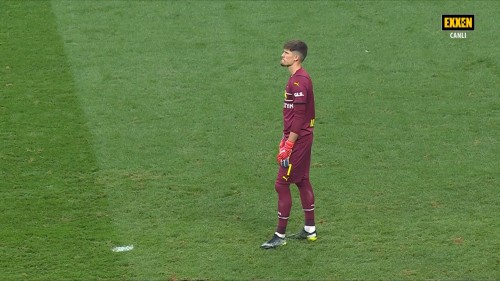 Sampiyonlar-Ligi-Besiktas-1-2-Borussia-Dortmund-15.09.21-Full-Mac-EXXEN-1080p-WEBRip-AAC-TR-TORK.mkv_snapshot_00.02.47.465.jpg