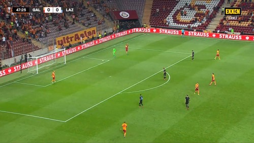 Galatasaray-1-0-Lazio-UEFA-Avrupa-Ligi-16.09.21-Full-Mac-EXXEN-1080p-WEBRip-AAC-TR-TORK.mkv_snapshot_00.53.22.391.jpg