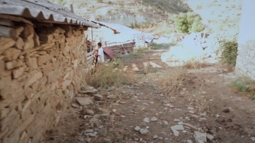 Bal-ulkesi-Honeyland-2019.WebRip.1080p.x264.AC3.TR.TORK.mkv_snapshot_00.27.17.760.jpg