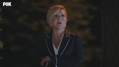 Evlilik.Hakkinda.Her.Sey.BL01.WEBRip.720p.AC3.by.cideli37.TORK.mkv_snapshot_01.37.24.407.jpg