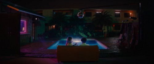 Gecenin.Disleri.Night.Teeth.2021.NF.720p.WEB-DL.x264.AC3.DUAL.TR-ENG.TORK.mkv_snapshot_01.19.03.232.jpg