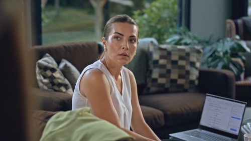 Fandom.S01BL02.WEB-DL.1080p.x264.AC3.by.cideli37.TORK.mkv_snapshot_19.33.388.jpg