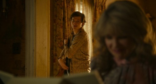 Sevkat.Bari.The.Tender.Bar.2021.WEB-DL.720p.x264.DD5.1.E.AC3.DUAL.TR-ENG.TORK.mkv_snapshot_01.34.53.110.jpg