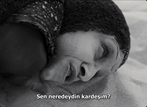 The.Tragedy.of.Macbeth.2021.720p.ATVP.WEB-DL.DDP5.1.x264.DD5.1.E.AC3.TR.ALTYAZI.TORK.mkv_snapshot_00.05.21.525.jpg