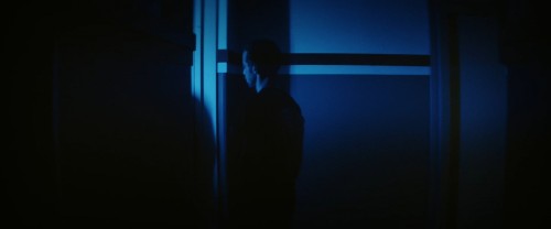 The.Man.Who.Sold.His.Skin.2020.WEB-DL.1080p.x264.AC3.DUAL.TR-ENG.TORK.mkv_snapshot_01.21.40.000.jpg